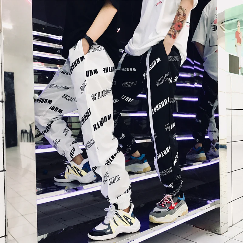 2018 New National Tide Reflective Nine Points Sports Pants Pants Men No Elastic Hip Hop Ins Casual Pants Black / White M-3XL