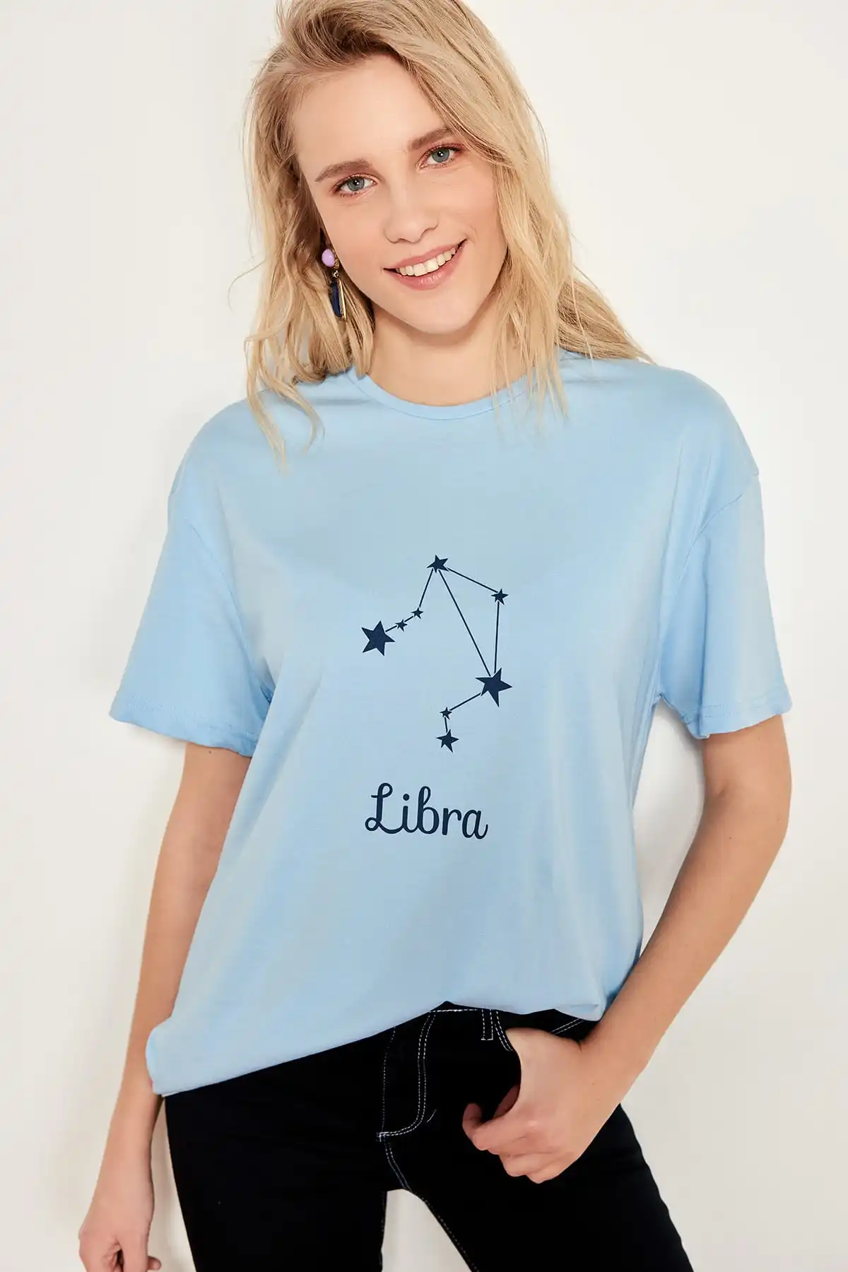

Trendyol Libra Blue Printed Patterns Knit Boyfriend T-shirts TCLSS19GS0029