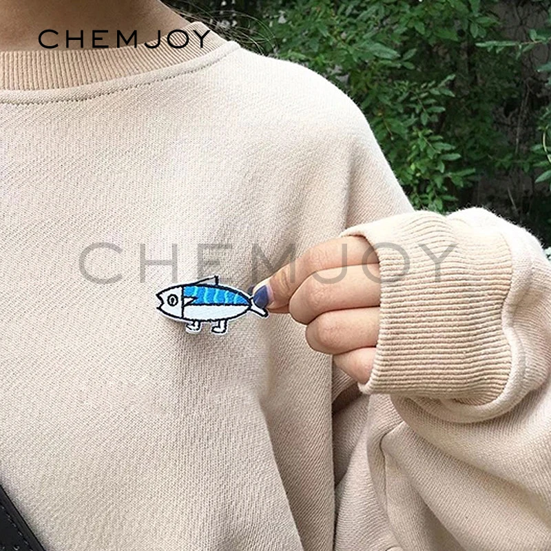 

Walking Fish Embroidered Patch Ironing on Fun Novelty Cartoon Fabric Applique for Jackets Jeans Clothes Sticker Badges for Bags