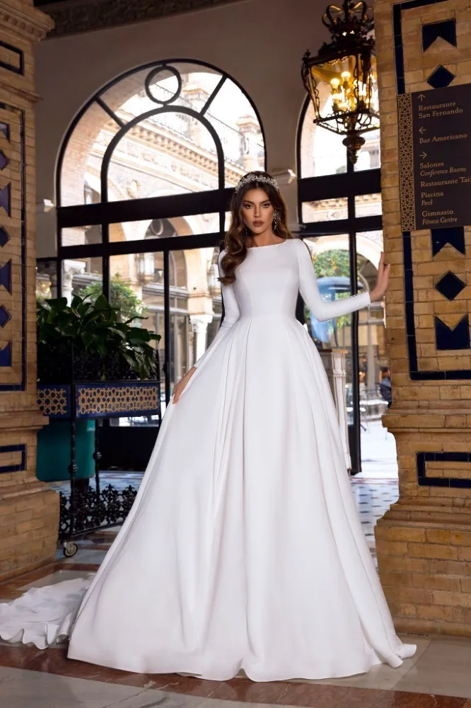 Винтажное платье Vivian's Bridal а силуэта светоотражающее на кнопках с длинным