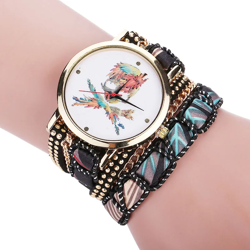 

Female fashion pirate Skull rivet Bracelet Wrist watch