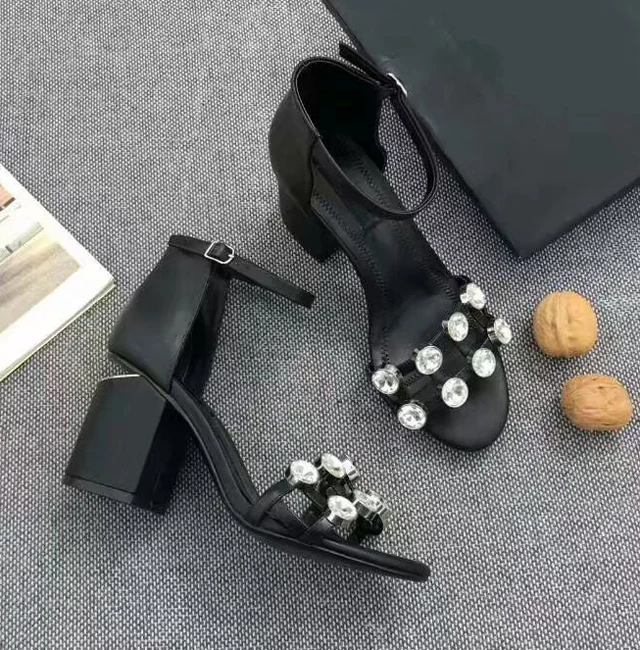 

2018 Hot Summer Shoes Woman Sandals Leather Sheepskin High Square Heels Crystal Rome Sandals Fashion Tipe Sandals Shoes Woman