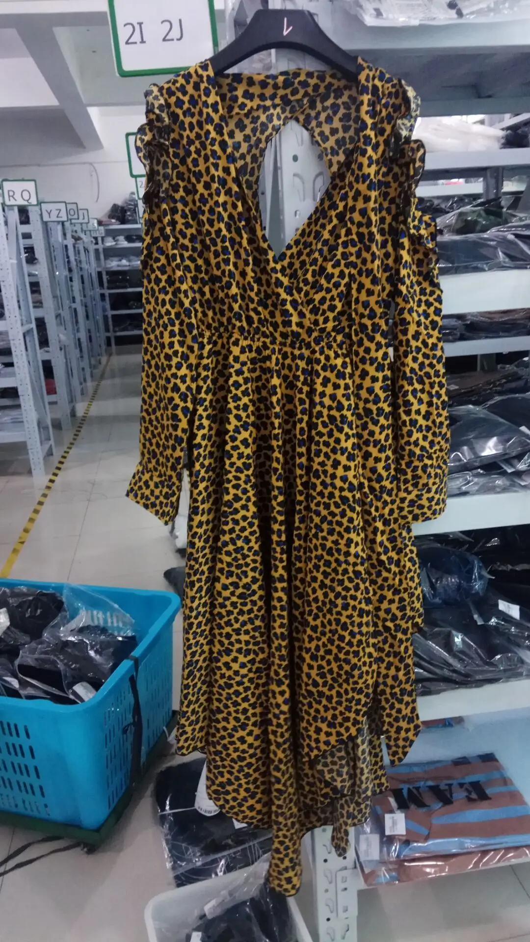 V brown Scollo Del A Asimmetrico Delle Wd67405l Yellow Deat Lanterna Donne Di Estate 2019 Vestito Partito blue Da Backless Primavera L' Con Vestiti Increspature Modo E Nuova Maniche n6qOp7