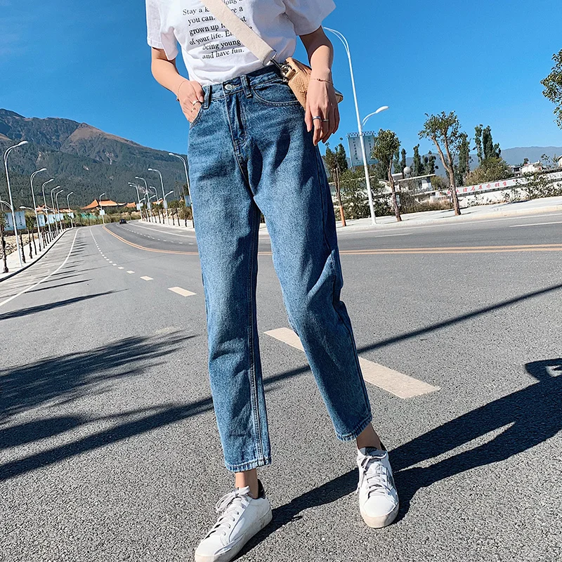 stores that have mom jeans