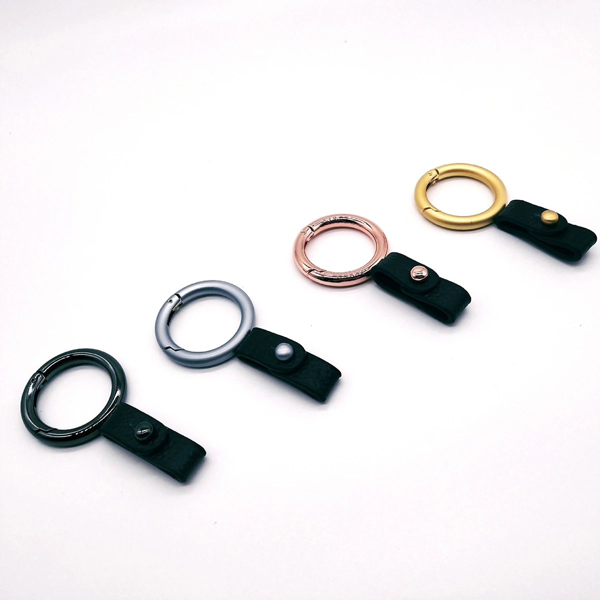 

Cars Remote Control Key Ring Circle Keyring Holder Buckle Simple Real Leather Men'S Keychain For Auto Motorcycle