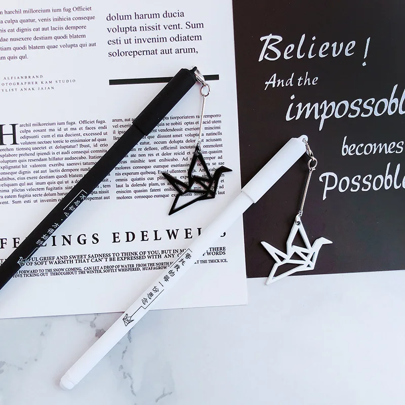 

Paper Crane Pendant 0.5mm Black Ink Gel Pen Cartoon Student Stationery Gift Writing Supplies