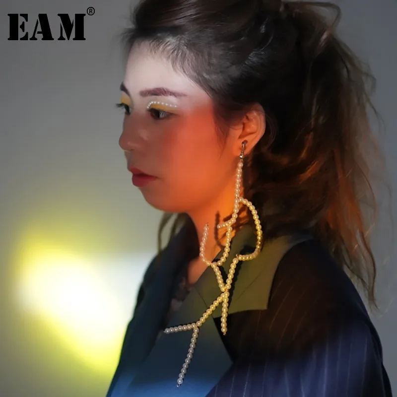 

[EAM] 2019 New Spring Summer Lucky Three-dimensional Letter Manual Imitate Pearl Earring Earrings Single Only Temperament JO180