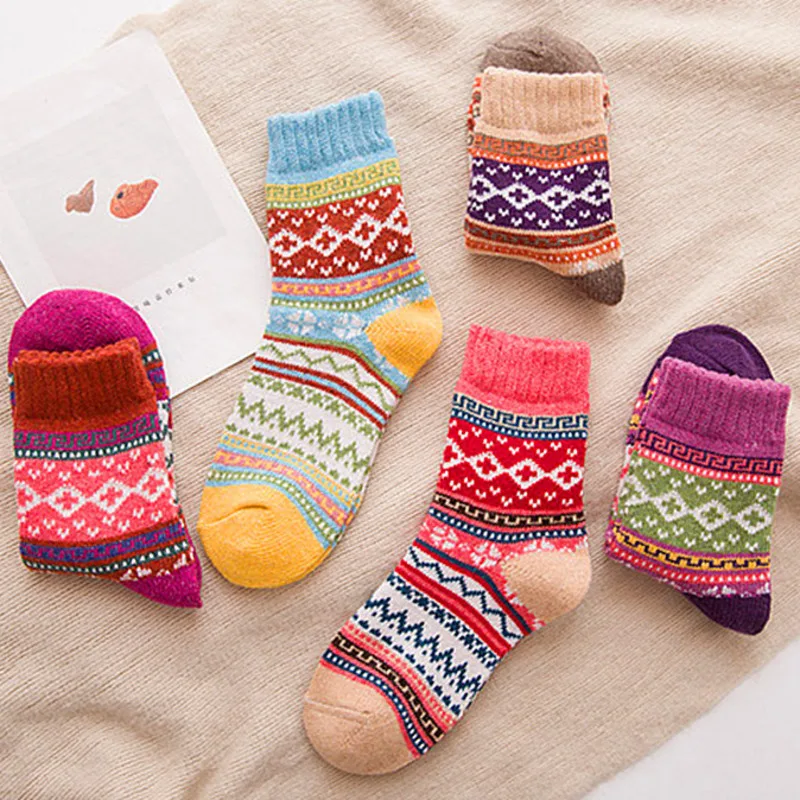 

Women Socks Geometric Stripe Stitching Harajuku Funny Korean Style Thickening Keep Warm Streetwear Hip Hop Female Hosiery Winter