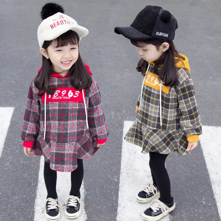 

2018 New Winter Girl's Color Matching Grid Dress Thickening Plus Velvet Dress Han Version Long Sleeved Dress 2-6 years old