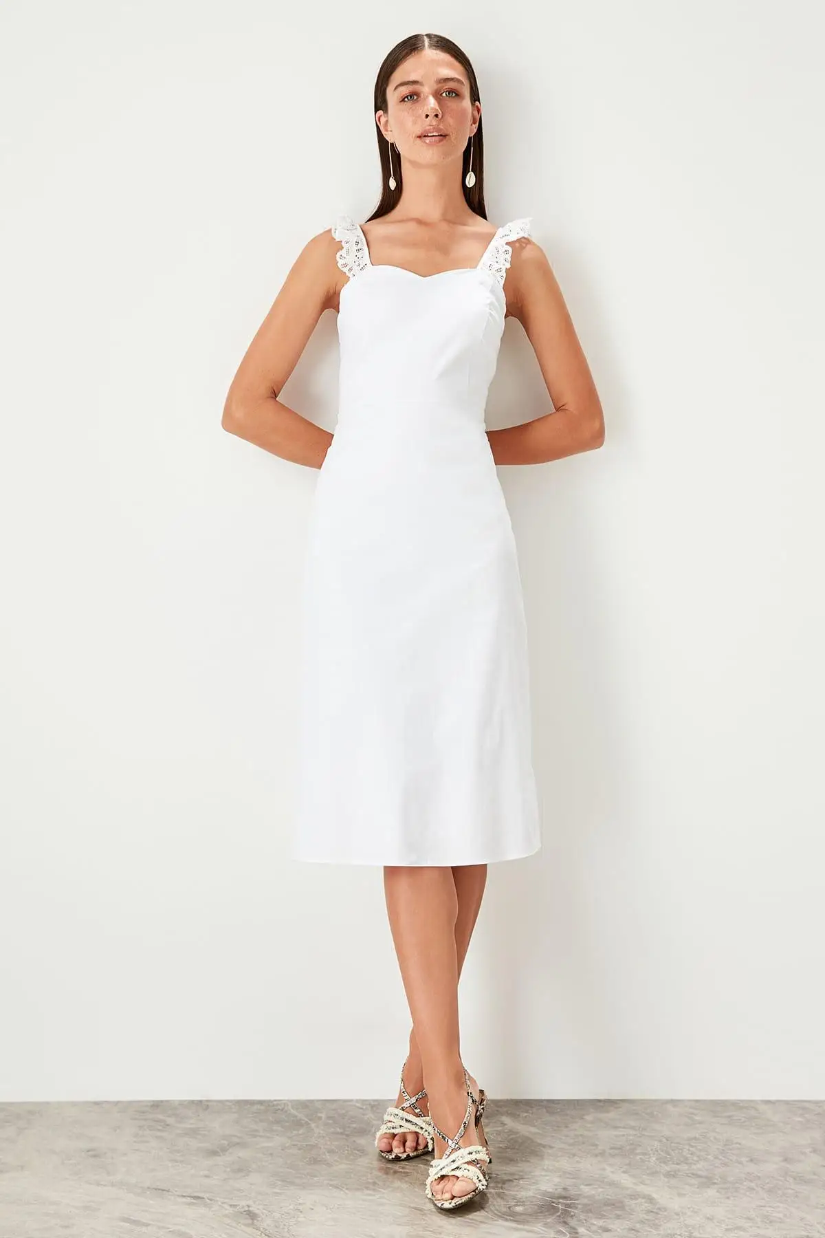 

Trendyol White Shoulder Detail Dress TWOSS19BB0265