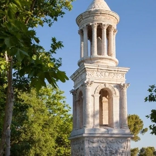 Резной Римский трофей Glanum Франция плакат печать Брайана яннсена (24x36) | Дом и сад