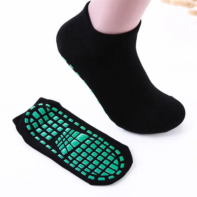 Носки с резиновыми пупырышками. Антискользящие носки для детей. Нескользящие носки женские. Носки с нескользящей подошвой женские. Антискользящие носки.