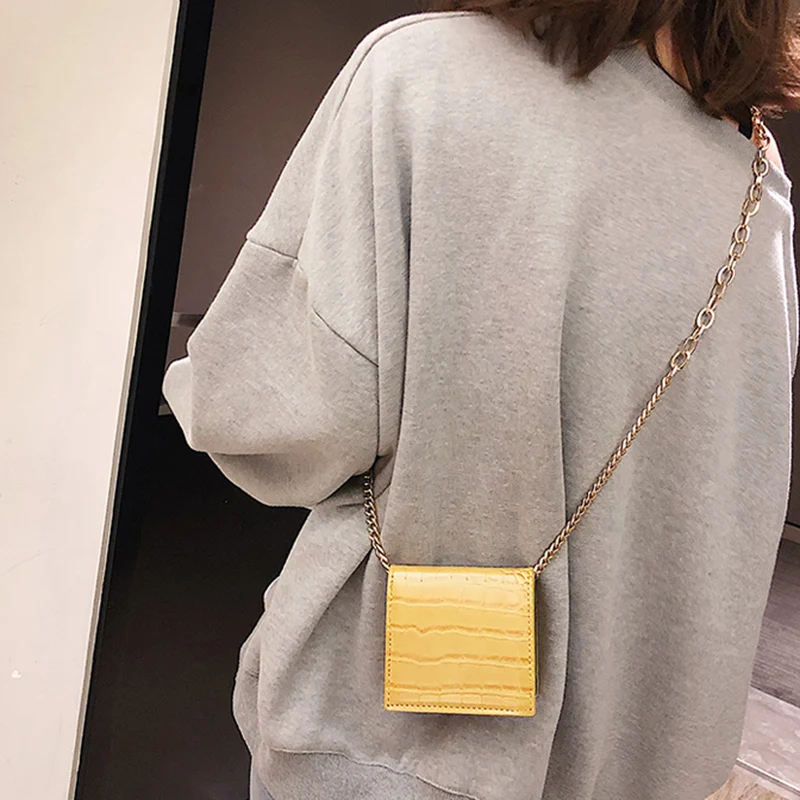

[Super Seabob] 2019 Spring Woman New Solid Color Single Metal Chain alligator pattern PU Leather Messenger Bag All Match LI695