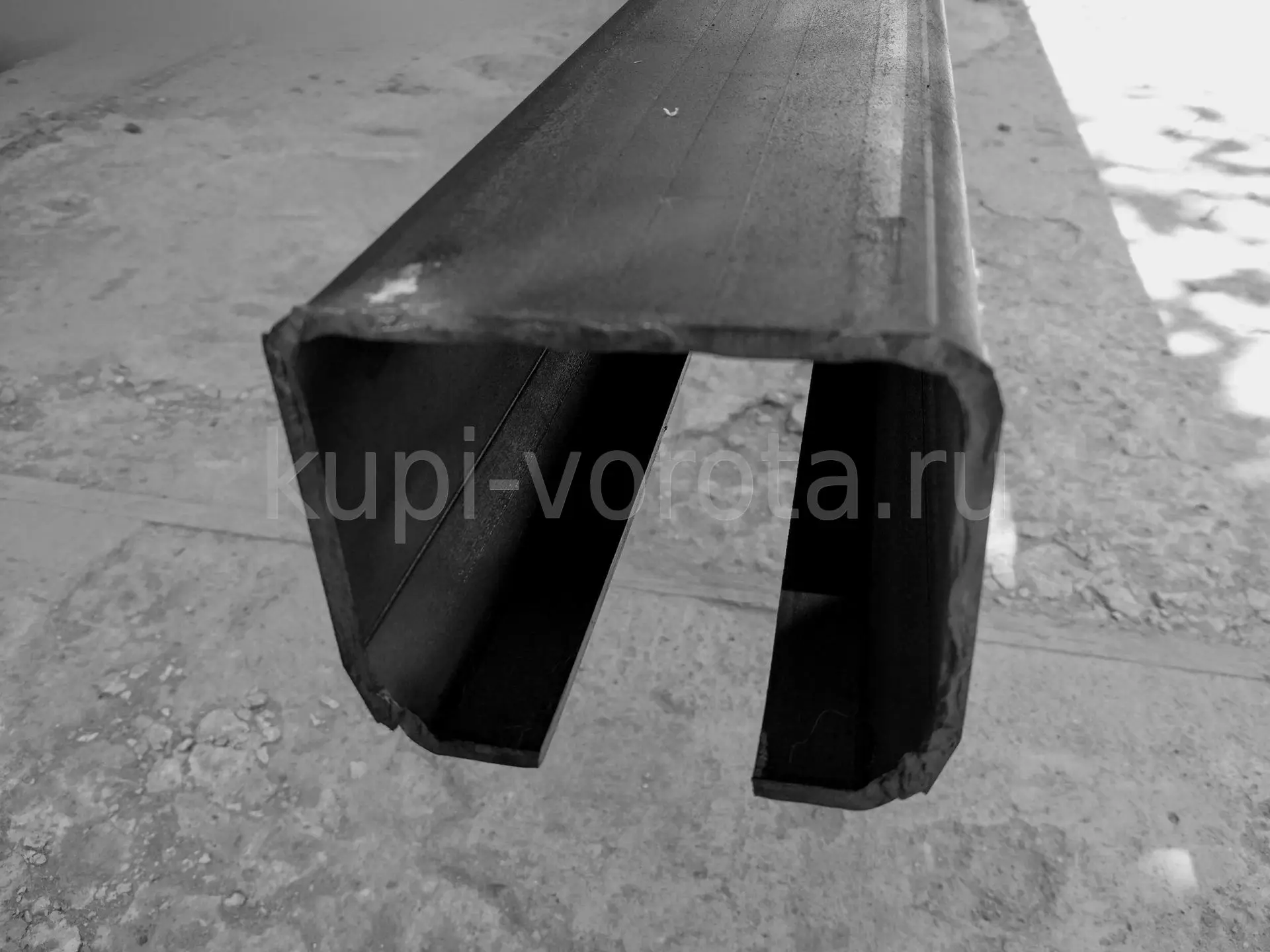

Track for KIT5 (7 meters). Track for Slideng gate rolls. Size 60x70x3.5mm
