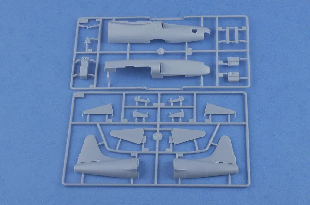 Hobbyboss 1/48 81724 RF 80A Star|Наборы для сборки моделей| |