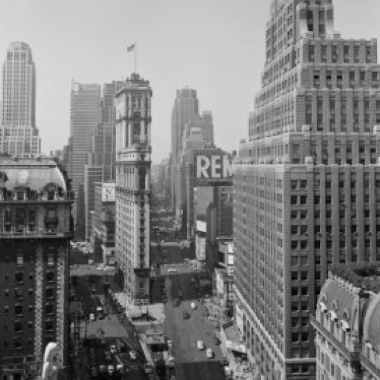 USA New York State City Times Square looking south with Paramount building in center (24 x 36) | Дом и сад