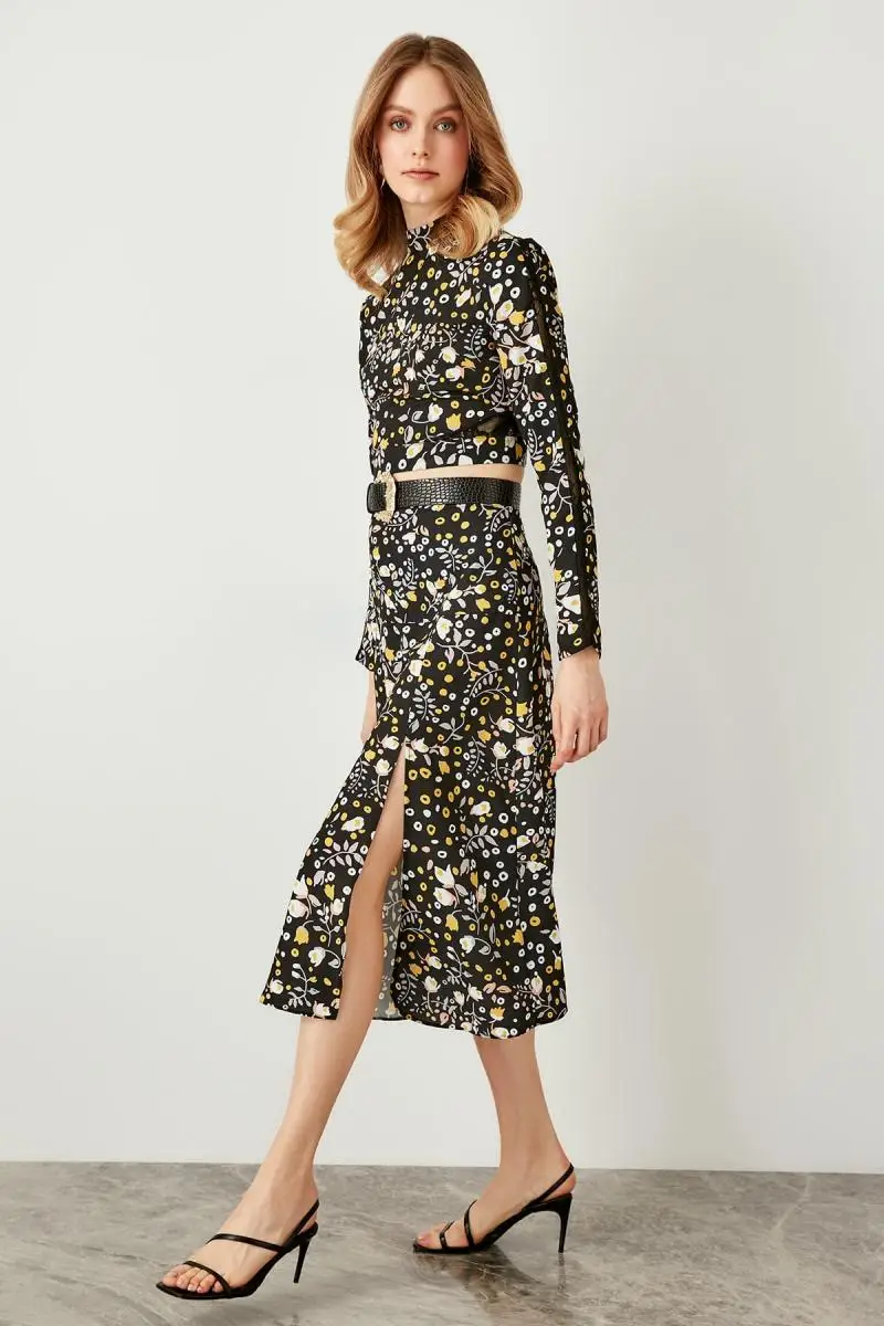 

Trendyol Multicolour Slash Detaylı Patterned Skirt TWOSS19EH0159