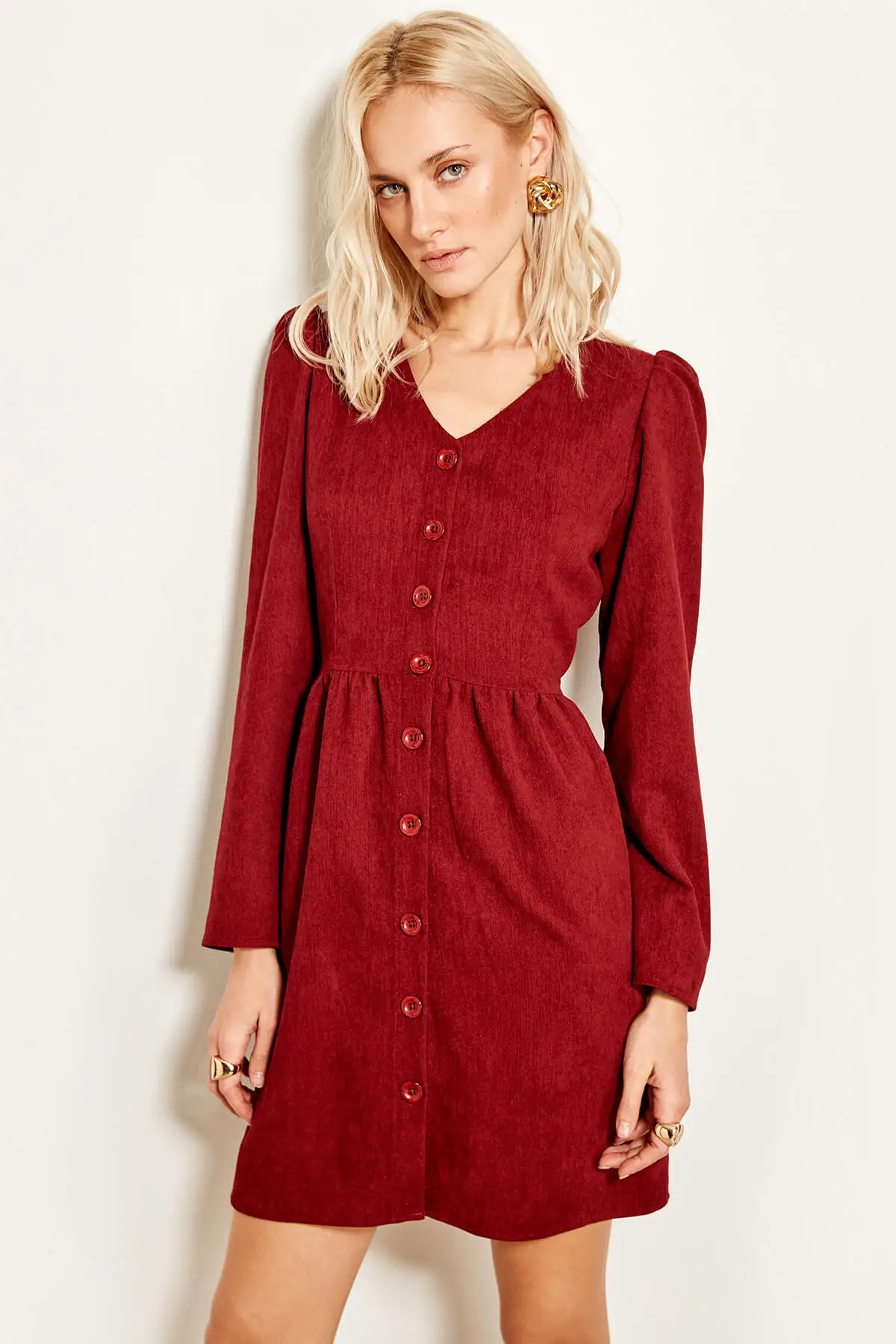

Trendyol Bordeaux Button Advanced Thin Velvet Dress TOFAW19ST0191