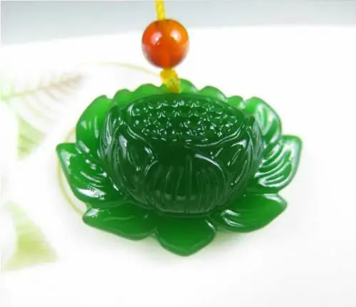

Fine Natural Green Jade Lotus Pendant Chinese Hand-Carved Fashion Lucky Amulet