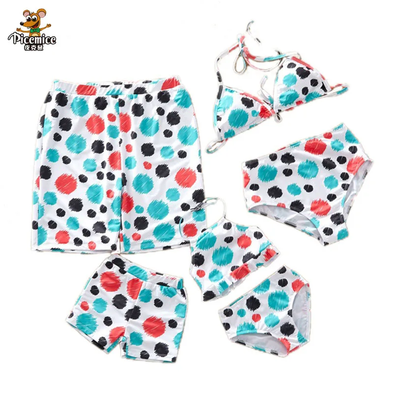 

2019 Mother Daughter Swimwear Dad Son Beach Shorts Women Girl Mommy And Me Bikini Set Summer Seaside Family Matching Swimsuits