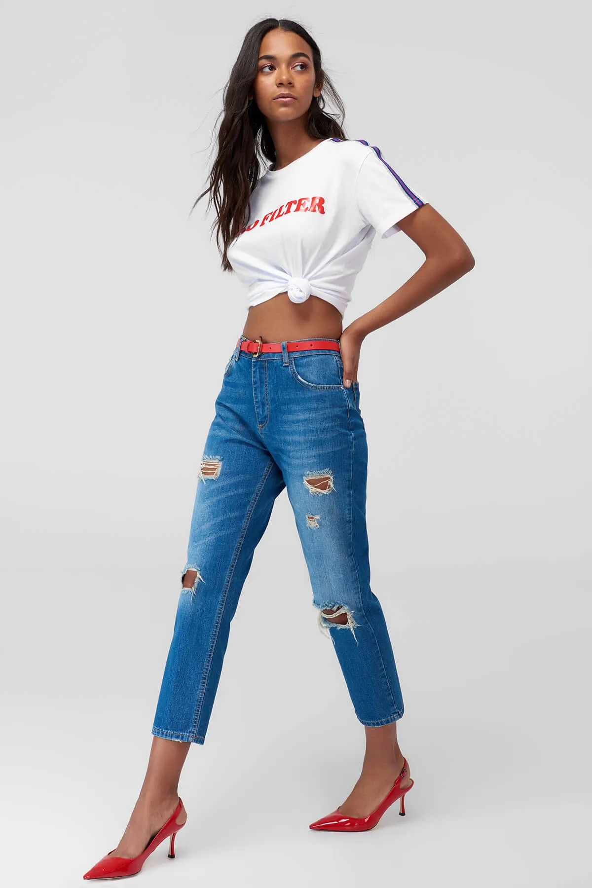 Trendyol Detailed Torn Blue High Waist Boyfriend Jean TCLSS18UM0008 |