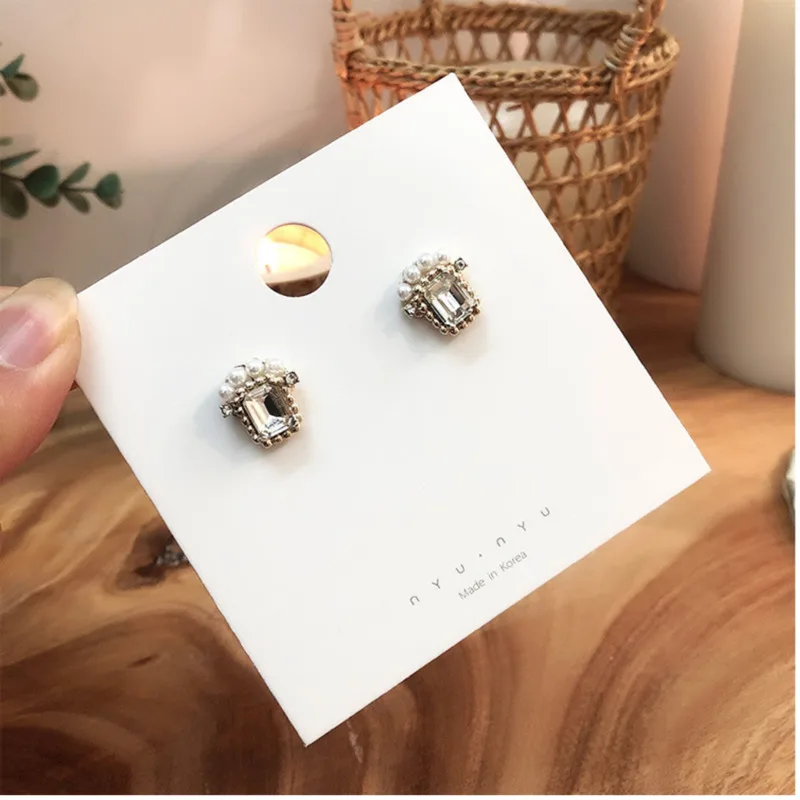 

2019 Temperament Women's Jewelry Pearls Vintage Fashion Zircon Geometry Metal Square Earrings Baroque Stud Earrings