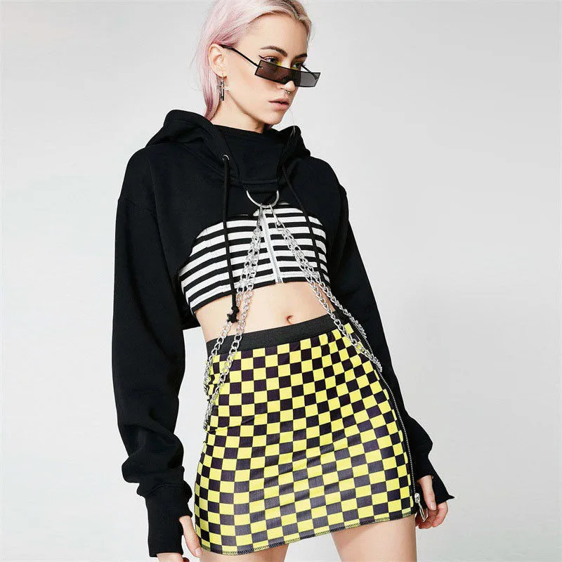 Baratos 2019 Cool Girl Sweatshirt gótico Punk Crop tapas de manga larga Sudadera con capucha mujer otoño Plaid negro rojo con cadena Crop tapas