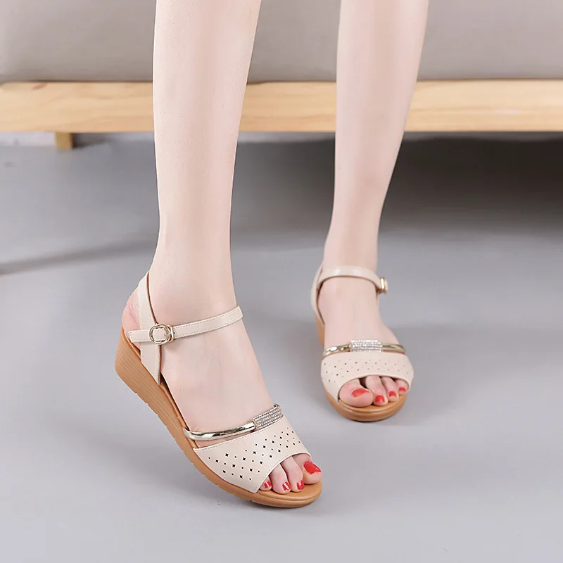 

Women's Sandals 41-43 Slope Soft Bottom Buckle Sandals Woman