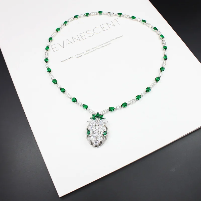 

Top Quality Fashion Women Snake Pendant Necklace Green Zircon Decorative Luxury Women Necklace