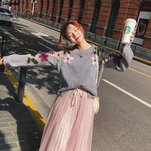 2018 New Pearl Winter Sweaters Woman Vintage Flower embroidery loose pullover sweater female jumper Laipelar sweaters modis m182w00296 jumper sweater clothes apparel pullover for female for woman tmallfs