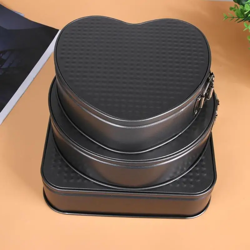 

3Pcs Round Square Heart Shaped Cake Baking DIY Molds Bakeware Pan (Black) Non Stick Oven Baking Trays Cake Mold Baking Tools