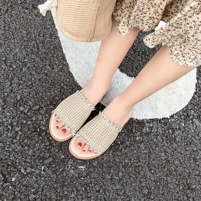 

Women Straw Cane Weave Summer Soft Bottom Beach Slippers Girl Shoes Flat Heel Flip Flops