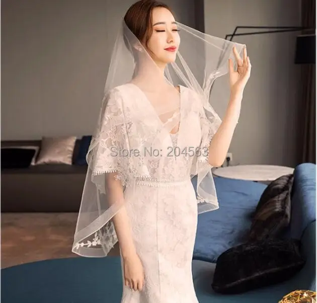 

Two-Layer Lace Wedding Veil Romantic Bridal Veils with Comb
