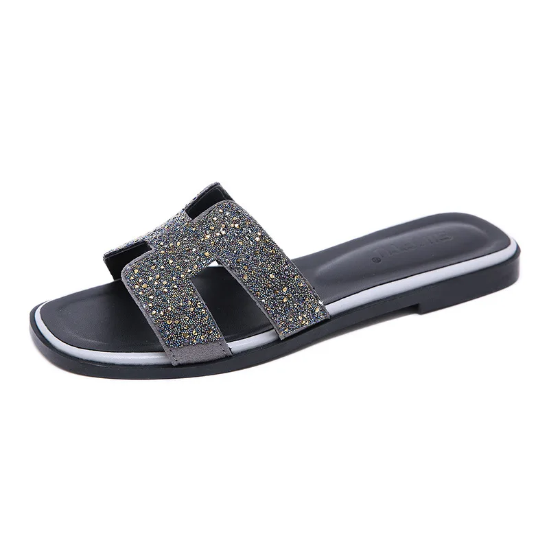 

Luxury Brand 2019 New Summer Slippers Women Cut Out Beach Sandals Outdoor Slippers Indoor Slip On Flip Flops Size 42 Slides