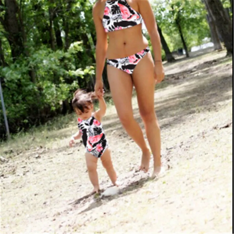 

New Family Matching Women Kids Girls Halter Backless Flamingo Printed Bikini Bathing Suit Swimwear Swimsuit