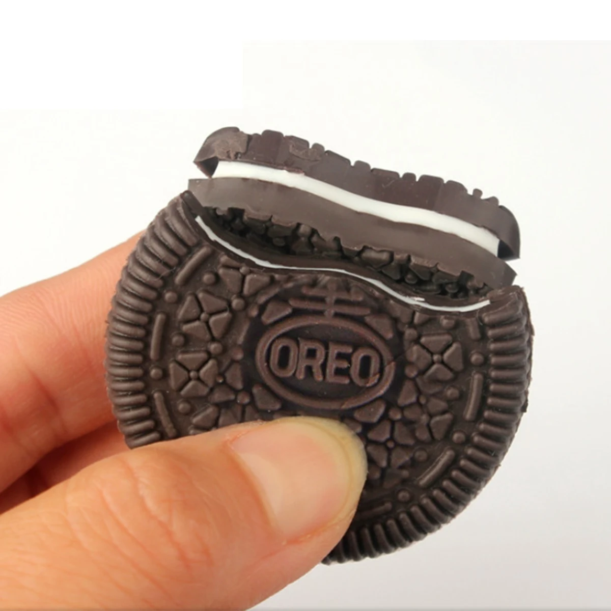 

1 pcs Cookie Bite Out Restore Magic Trick Bitten Restore Fake Biscuit Prop Joke Magic Performance For Kids High Quality Funny