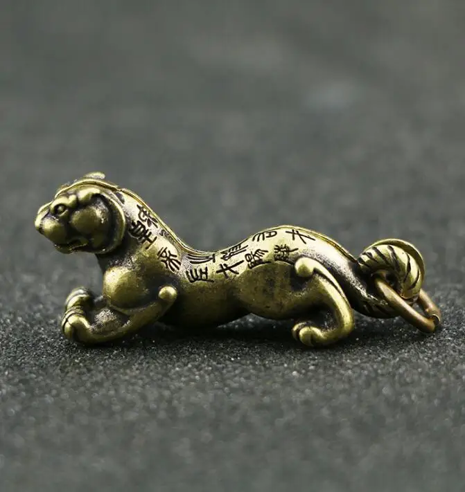 

Collection Chinese Brass Carved Animal Tiger Symbol Military Symbols Exquisite Small Pendant Statue Gift