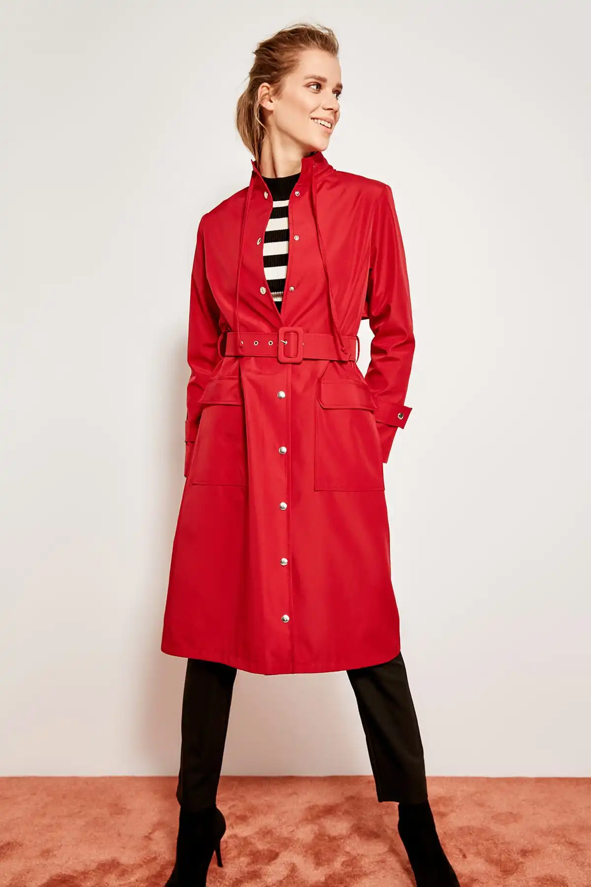 

Trendyol Long Arched Red Cloak TOFSS19ST0014