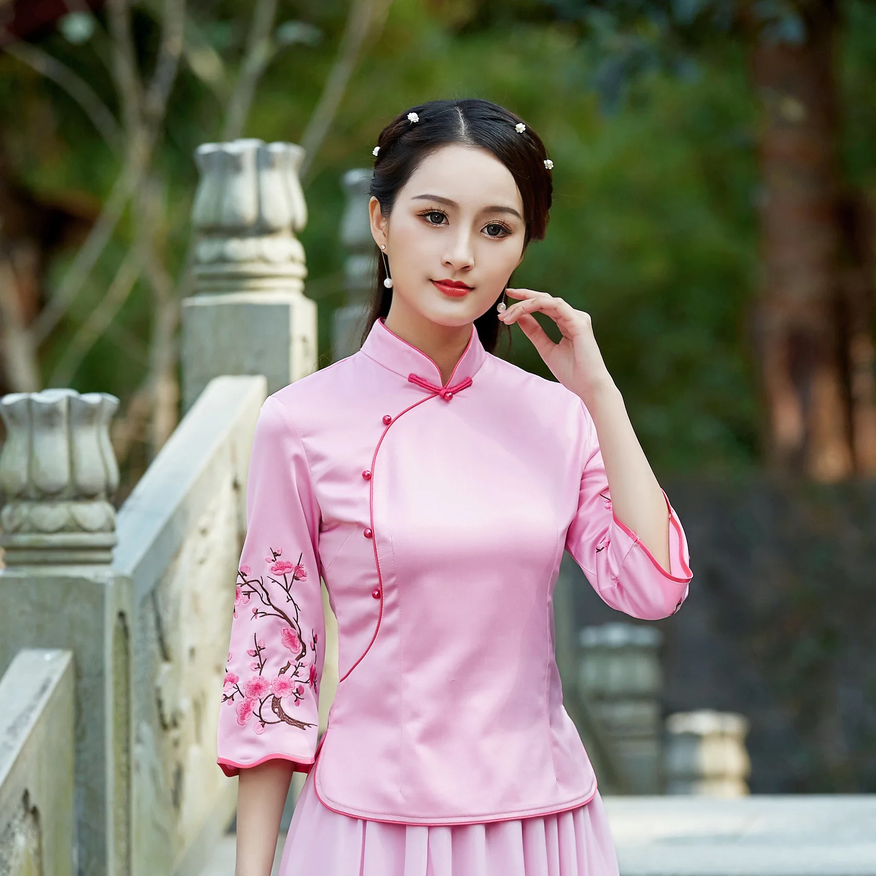 Розовые топы китайские рубашки Qipao Цветочная вышивка Guzheng Национальная таможня
