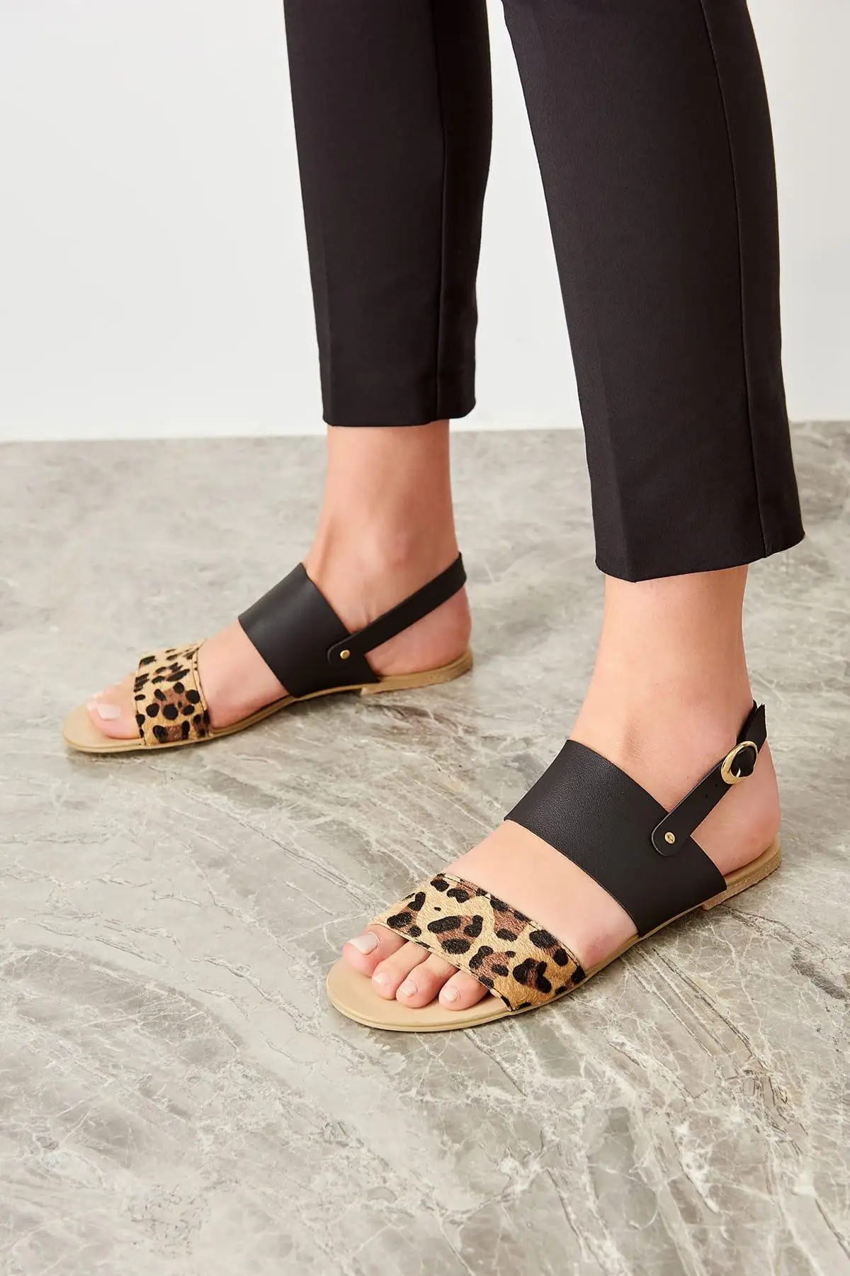 

Trendyol Brown Colt Feather Women 'S Sandals TAKSS19HG0019