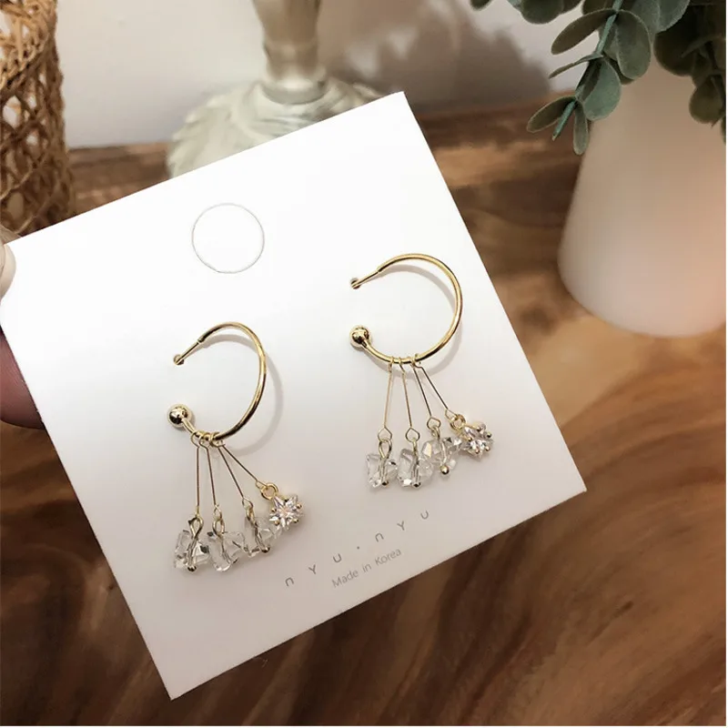 

2019 Korean Temperament Elegant Small Fresh Fashion Metal Round Crystal Zircon Tassel Section Girl Party Earrings gift