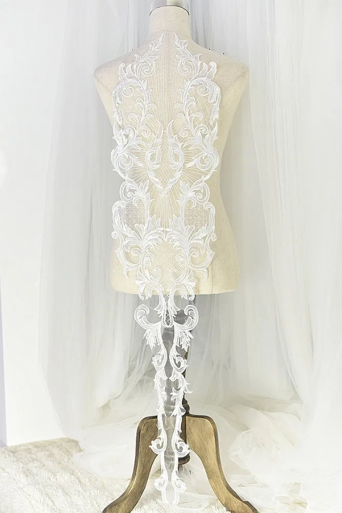 

High Quality European Car Bone 3d Embroidere Lace Fabric For Wedding Dresses Dress Costumes Flower Posts Model Show Off White