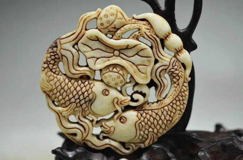 

CHINESE OLD JADE HAND CARVED HOLLOW OUT FISH & LOTUS LEAF JADE TABLETS