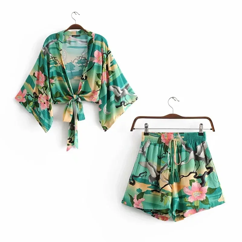 

2019 Floral Printed Boho Women's Leisure Suit Beach V Neck Flare Sleeve Short Female two piece set Chandal Mujer Tracksuit Woman