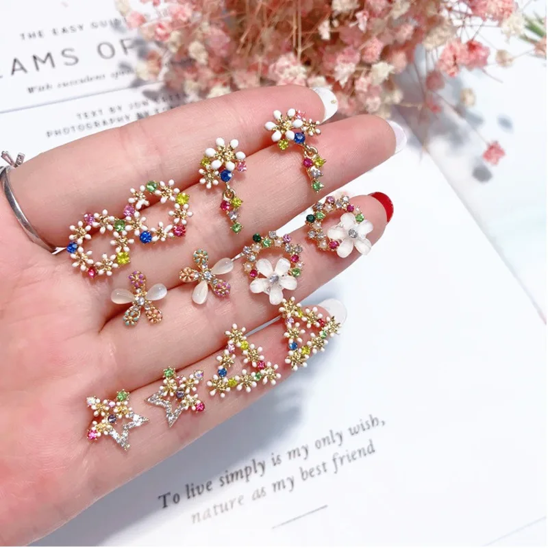 

2019 New Colorful Crystal Wreath Stud Earrings For Women Cute Pearl Water Drop Geometry Pentagram Triangle Flower Circle Gift