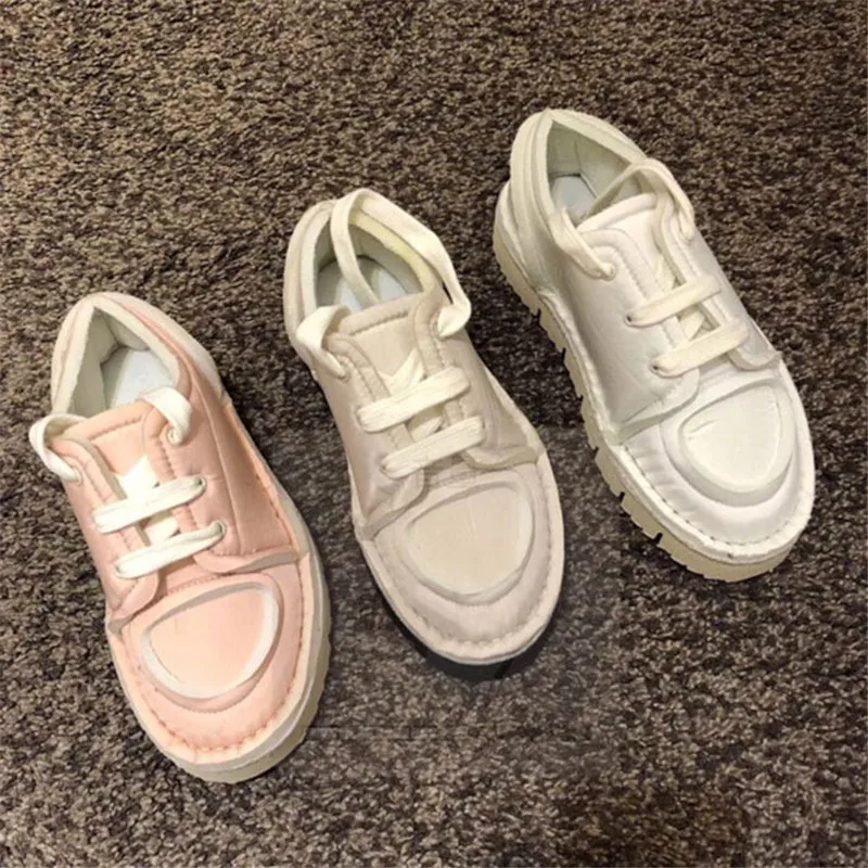 

19ss Sponge Plush Cloth Low Cut Casual Shoes Round Toe Lace Up Warm Down Cotton-padded Shoes Thick Bottom Soft Flat Woman Shoes