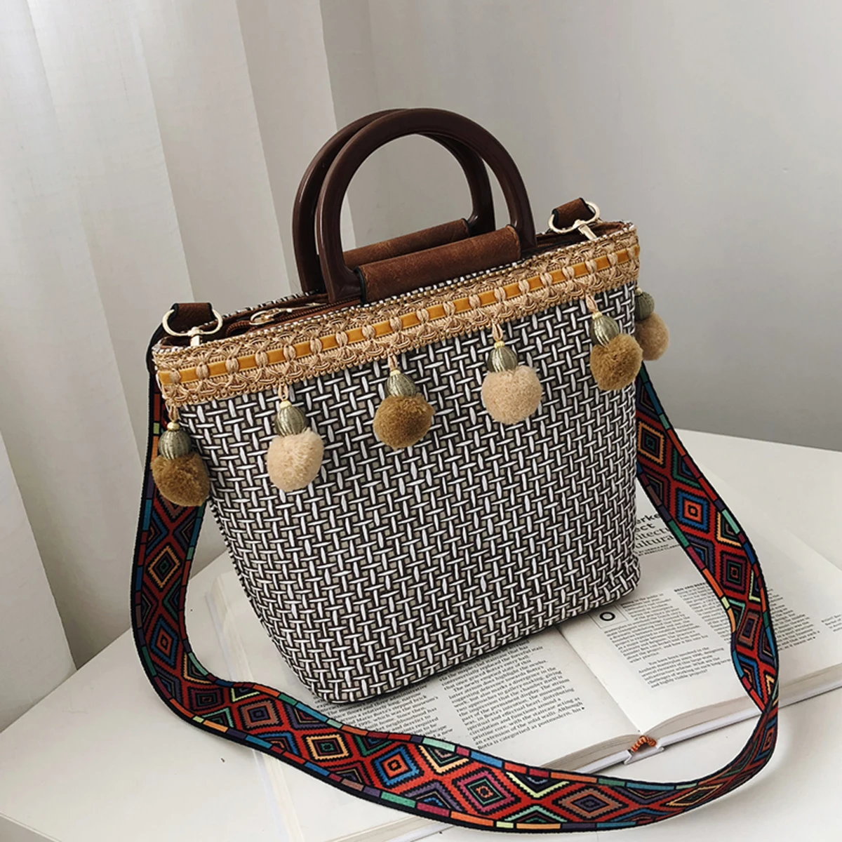 

Hot Luxurious Women Summer Straw Bag Fashion European and American Beach Woven Bag wood Wild Shoulder Messenger Bags handbag sac