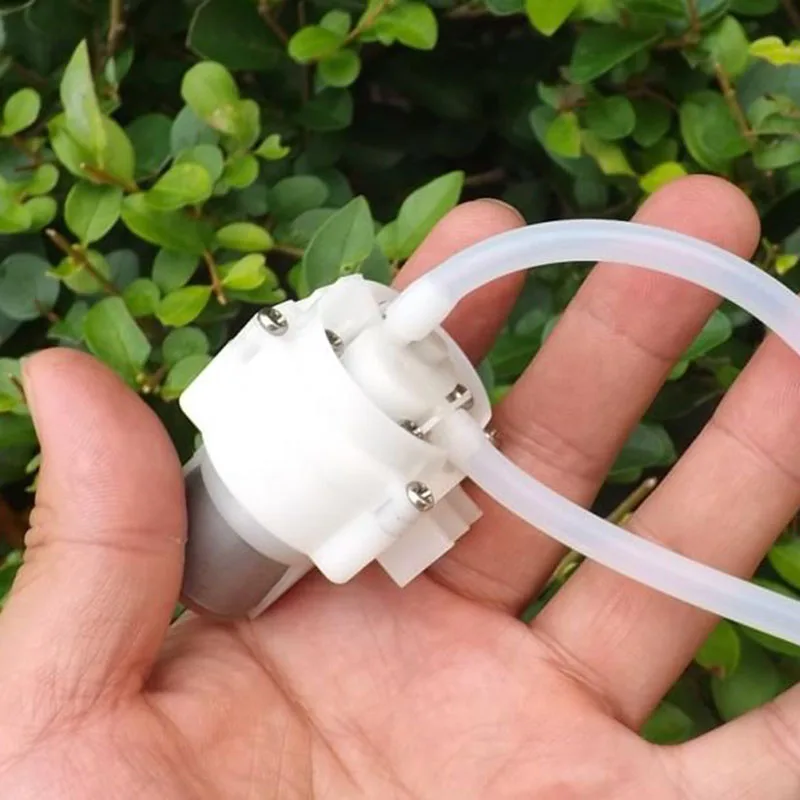 

5V Small Gear Pump Micro Water Pump Mini Oil Pumping Self-absorption DC 0.4L/min