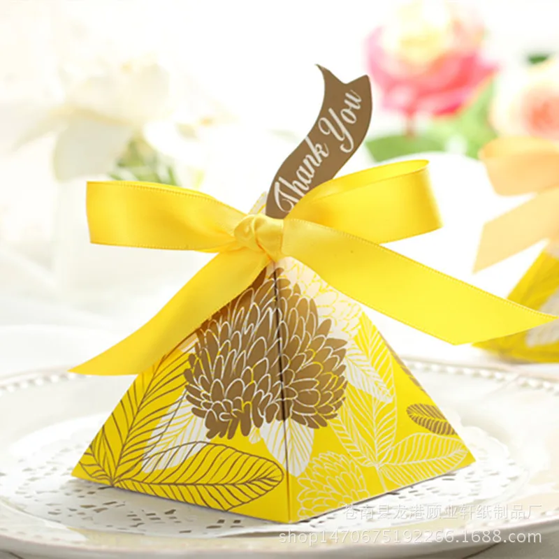 

50pcs/lot High-quality Pine Flower Pyramid Candy Boxes Wedding favors Gift Box Wedding Party Favor Decoration Free shipping