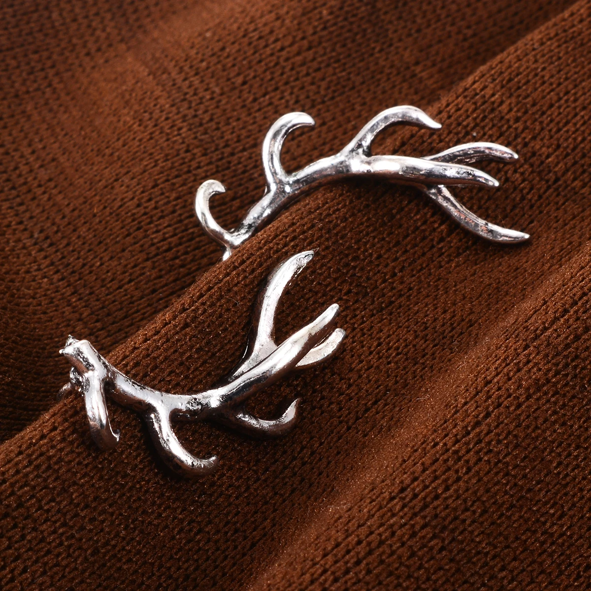 

New Fashion Simple Retro Antler Deer Stud Earrings Elegant Creative Sliver Alloy Earrings Christmas Jewelry Gifts For Women